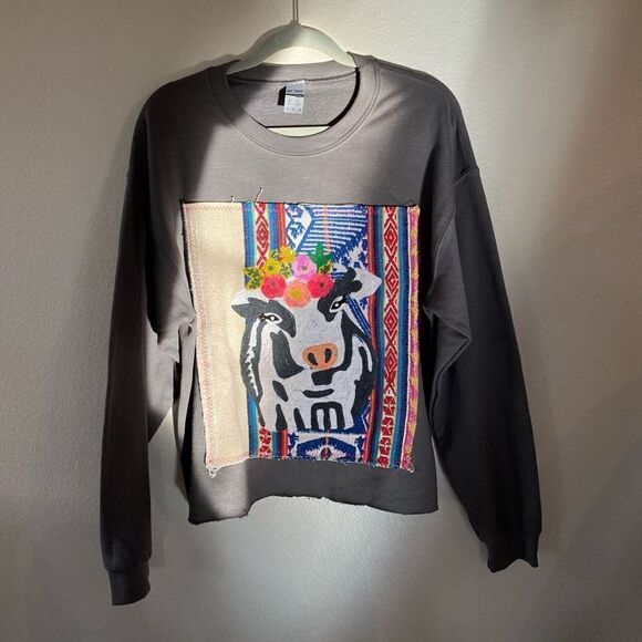 Handmade Cow Embroidered Crewneck - Picture 1 of 4
